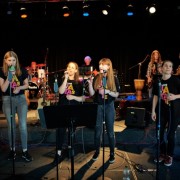 Im Rahmen des Ehemaligenfestes fand ein Musikworkshop mit Beatboxeuropameister Mando und Vollblutmusiker Andrew Lauer sowie unserer Kinderdorfband La Taste statt.
Foto: Team Uwe Nölke