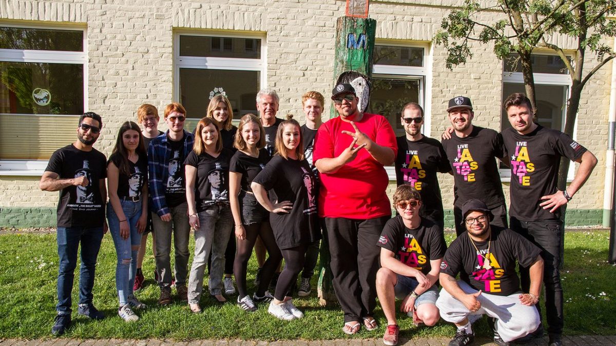 Andrew "The Bullet" Lauer gibt Konzert für Bethanien Kinderdorf