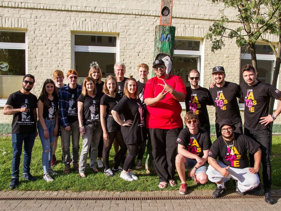 Andrew "The Bullet" Lauer gibt Konzert für Bethanien Kinderdorf