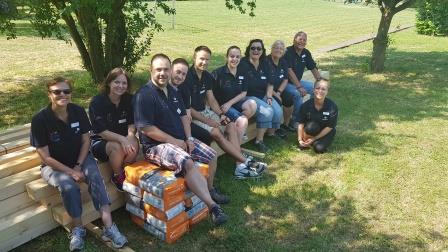 Team der Zurich Gruppe beim social day im Kinderdorf