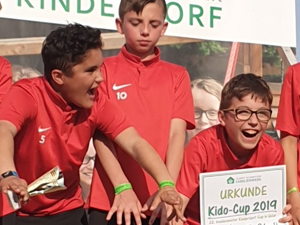 Bethanien Kinderdorf Eltville holt sich den Pokal.