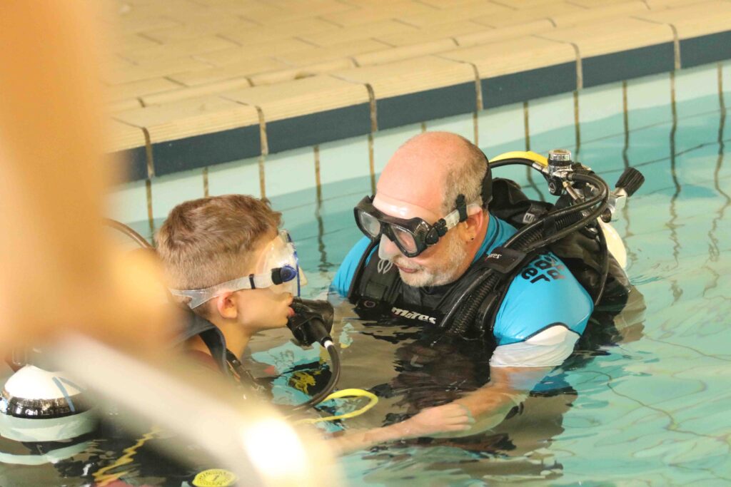 Schnuppertauchen im Bethanien Kinderdorf
