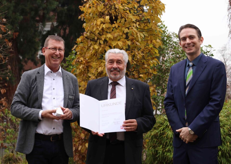 Goldene Caritas-Nadel